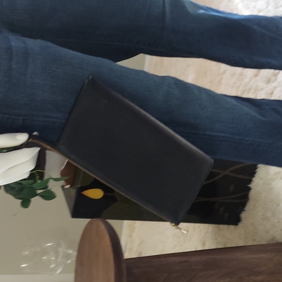 Louis Vuitton Epi Small Bag /Black Pochette Accessoires - Picture 6 of 7